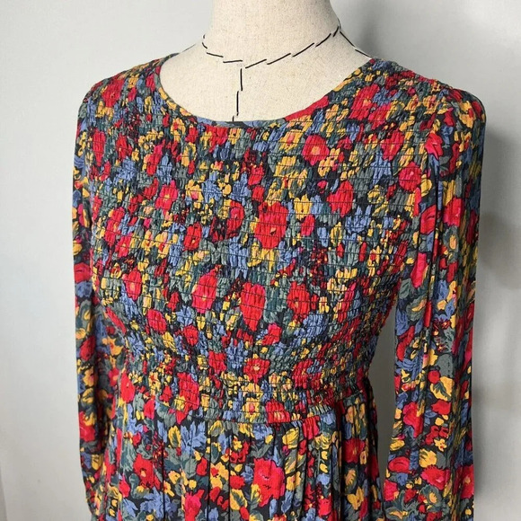isabel maternity by ingrid isabel Floral Smocked Chest Blouse Sz XS 3/4 Sleeve - Picture 2 of 9